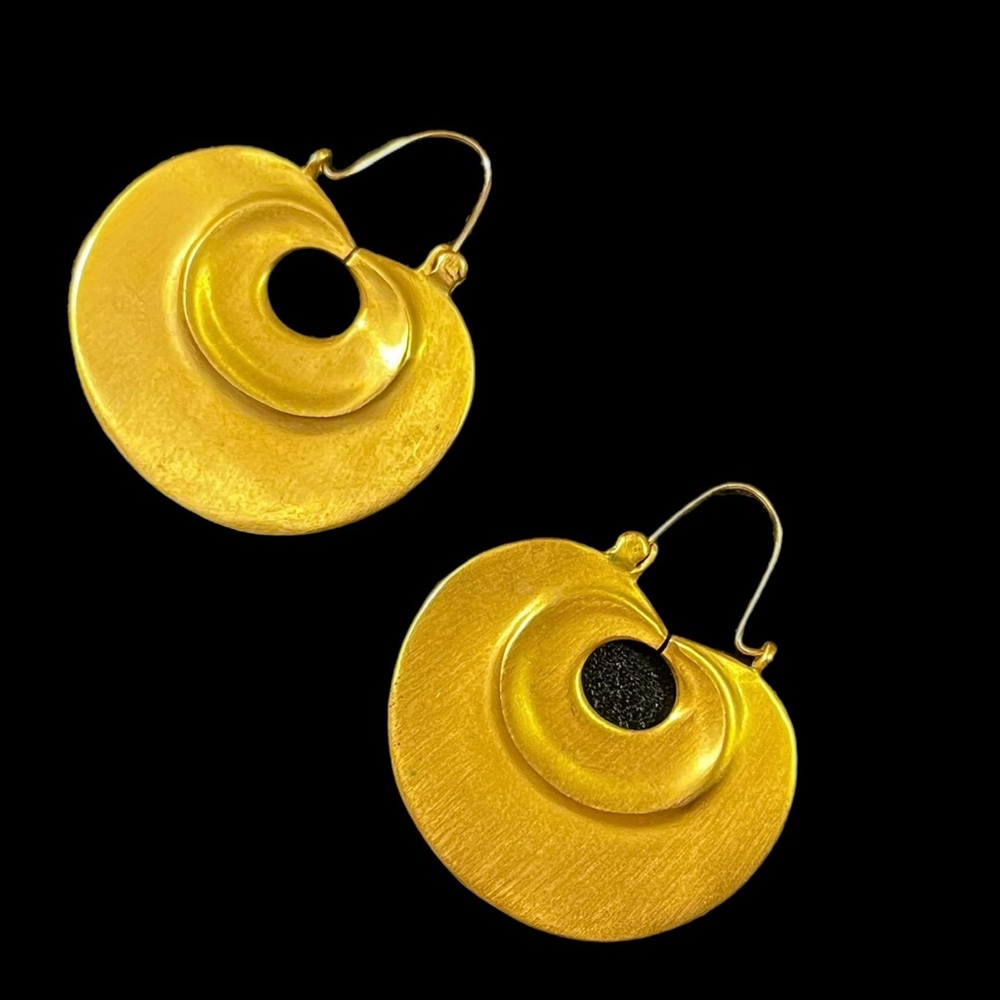 VINTAGE MMA METROPOLITAN MUSEUM OF ART EARRINGS
